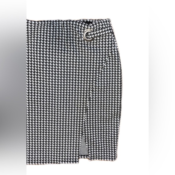 Black & White Plaid Hoodstooth Slit Skirt - Picture 2 of 4